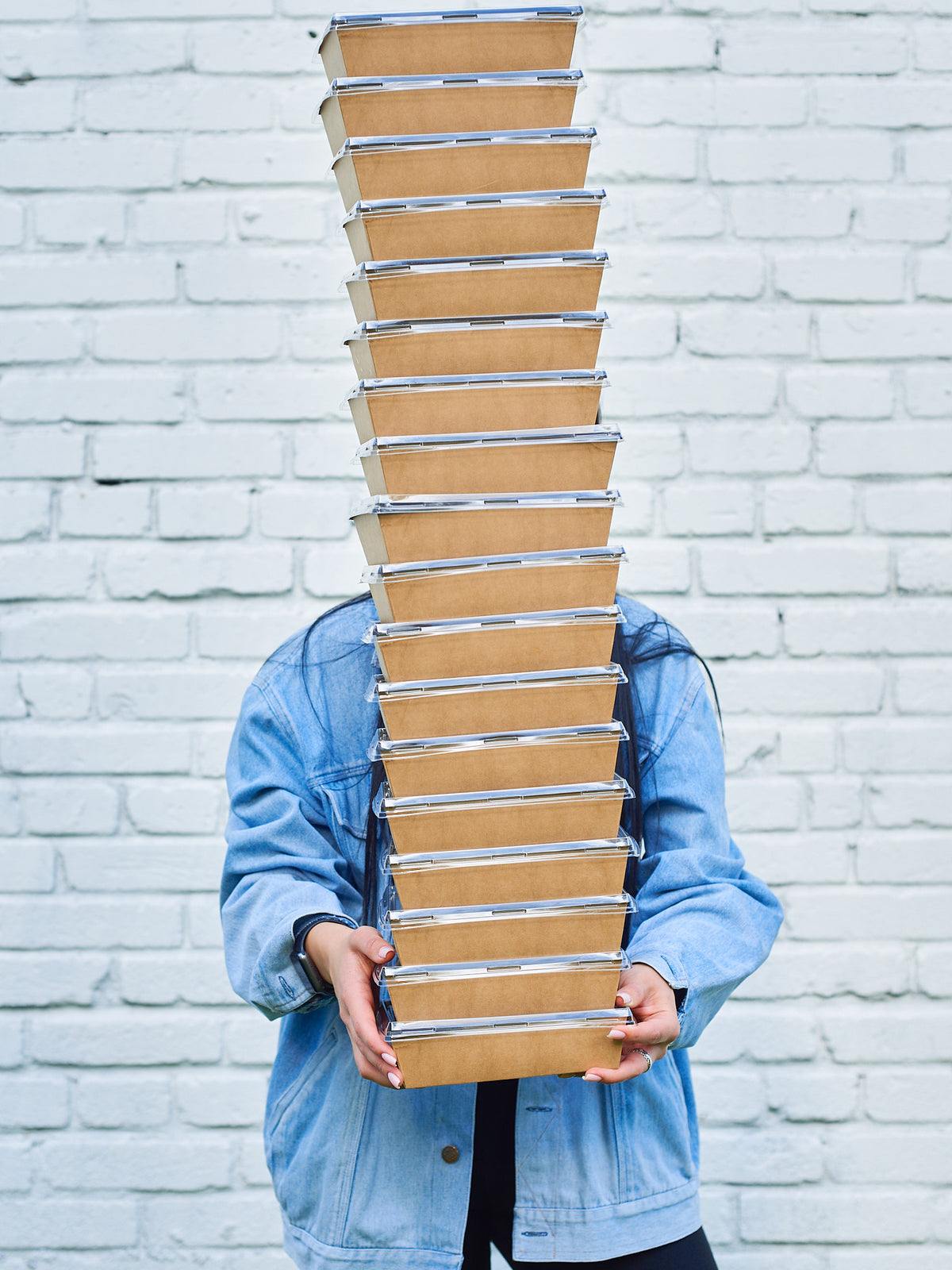 Courier with Meal Prep boxes